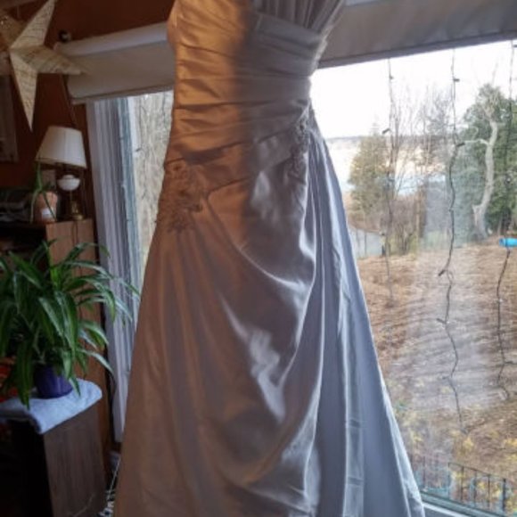 Callisto wedding gown - Picture 3 of 7